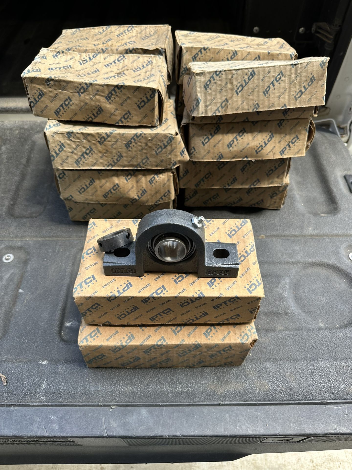 Pillow Block Bearings Lot Of 47
