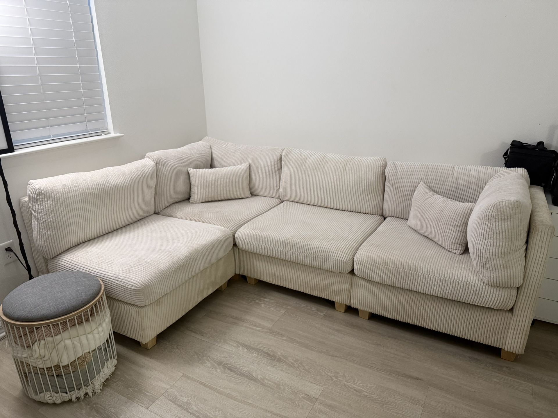 Melpomene Convertible L-Shaped Modular Sofa Couch, Modern Sectional Sofa Couch Corduroy Fabric with Solid Wood Legs for Living Room Apartment(Beige)