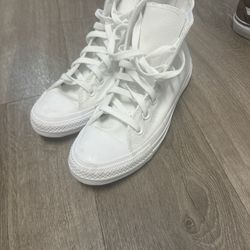 Converse All White Size 6 N Women’s. 