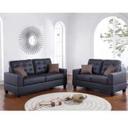 Comfortable Beautiful Sofa and Loveseat Set