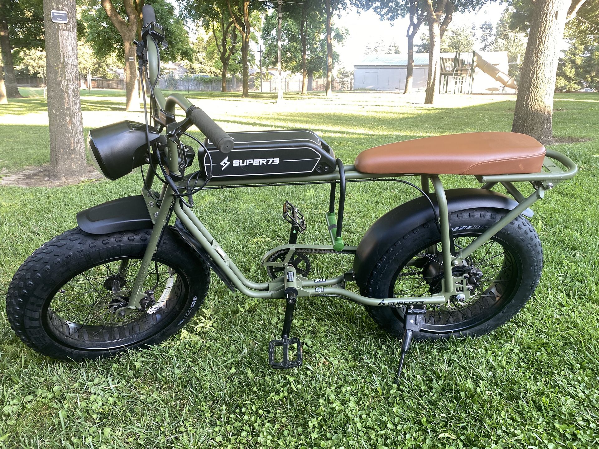 Súper 73 Electric Bike Comes With Charger Works Great