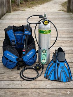 Scuba diving gear