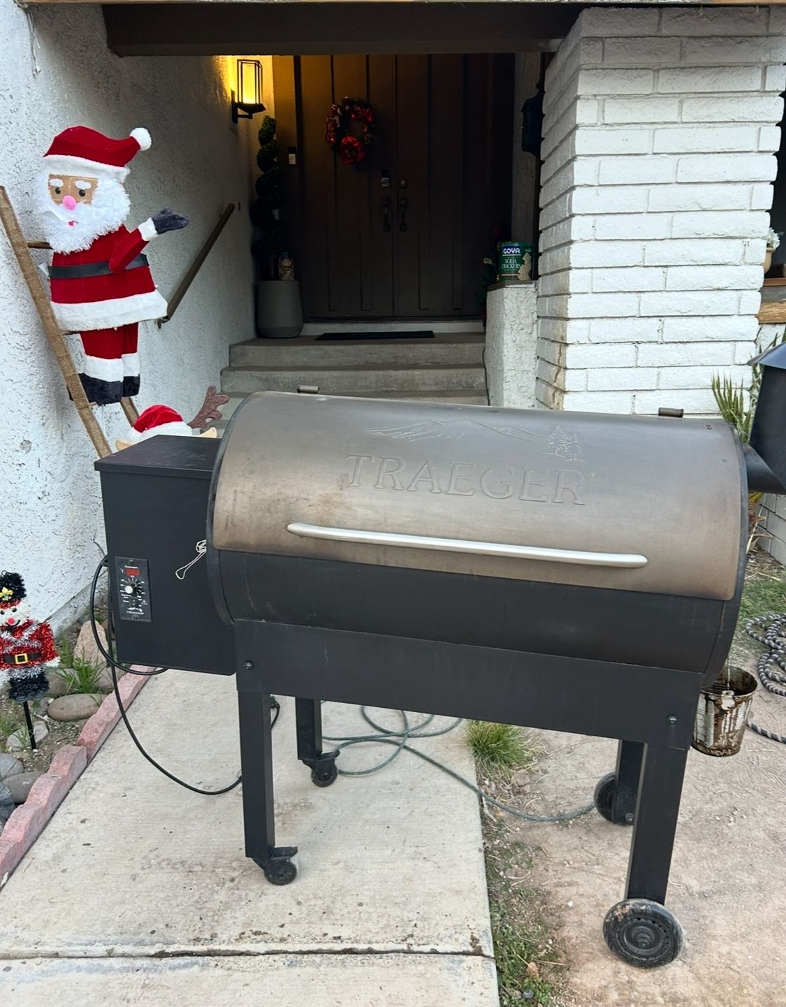 TRAEGER LARGE PELLET GRILL SMOKER USED WORKS GRAT