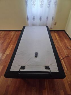 🔥 Twin XL Adjustable Bed Base – Excellent Condition 🔥