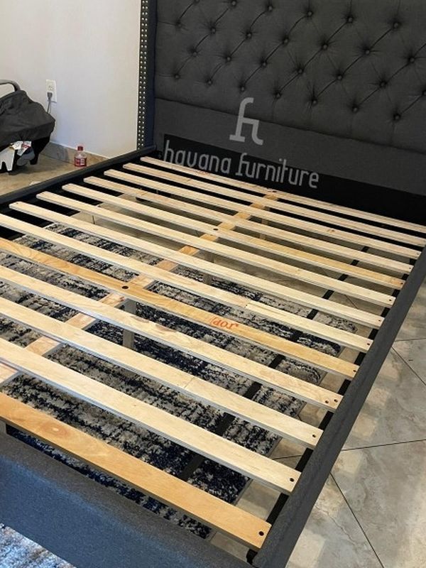 Queen Bed Frame 🚚💨