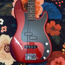 Squire Affinity P Bass 