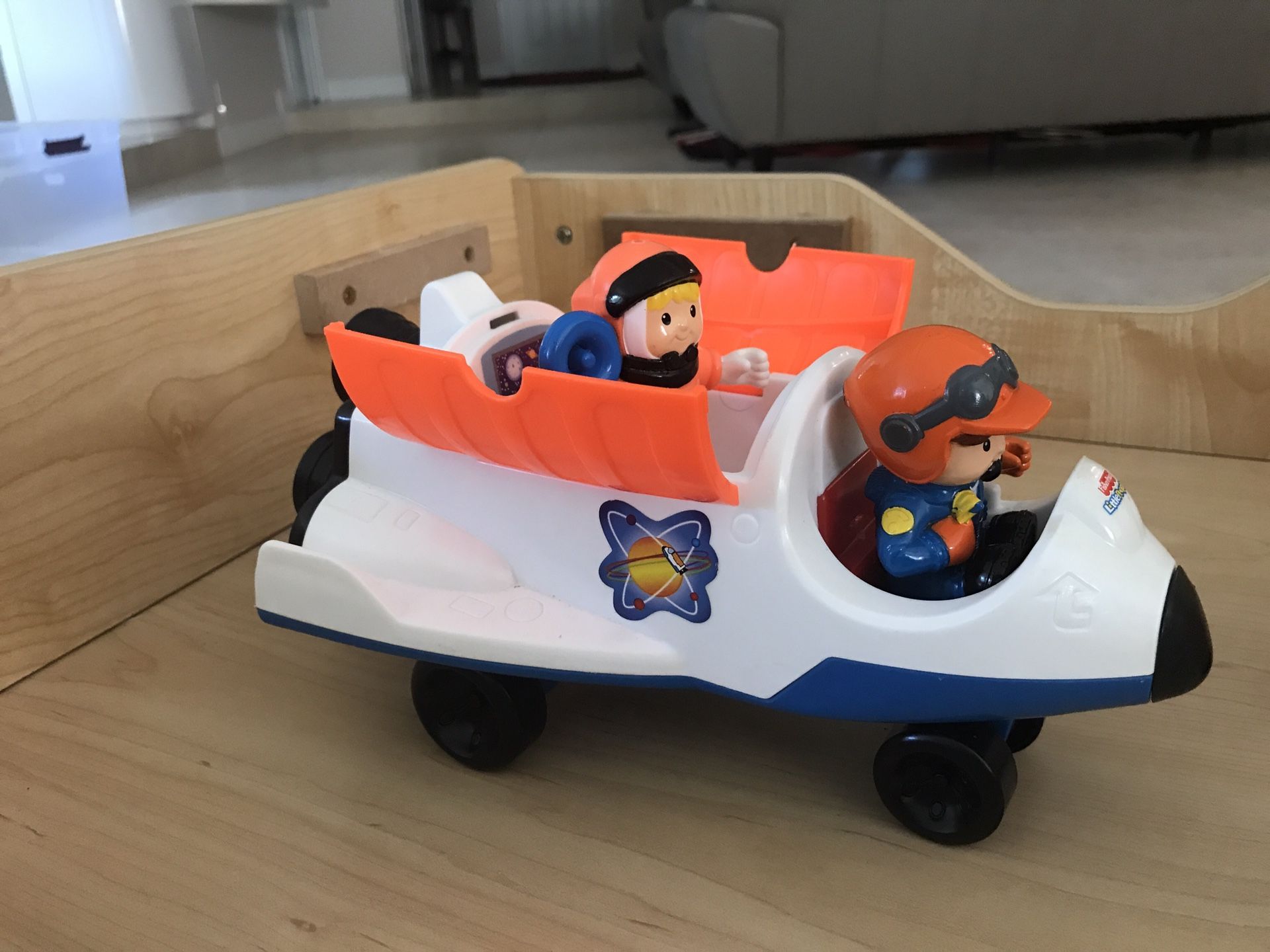 Fisher Price Little People 2010 Astronaut Rumble and Blast Spaceship Rocket