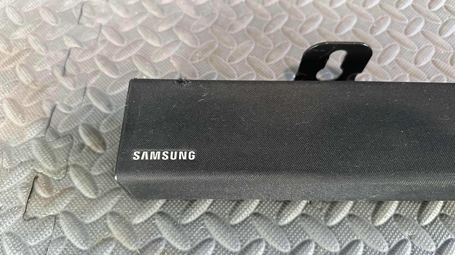 Samsung Bluetooth Sound Bar with Mounts and Hardware 