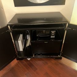 Free!!! Computer Desk With Storage and Hideaway Doors For Small Spaces (compact) 