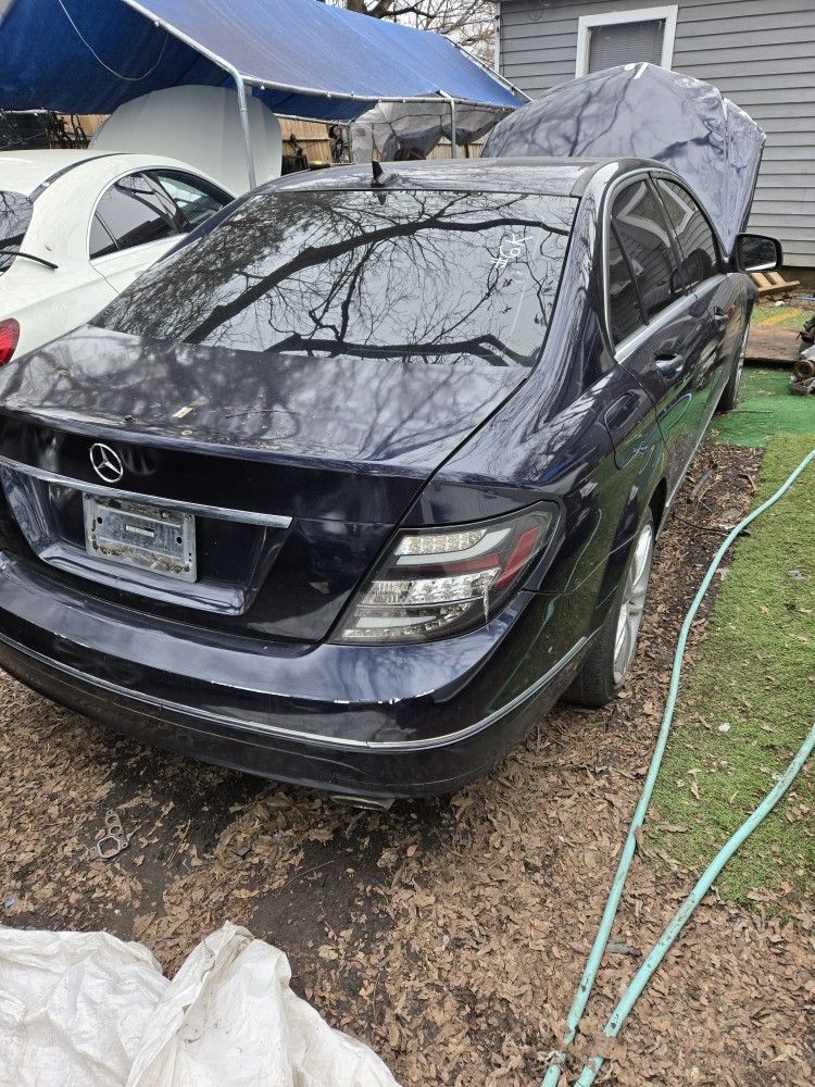Mercedes-benz C300 PARTS ONLY