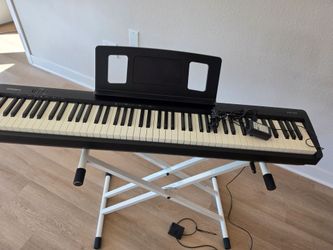 Used Roland FP-10 88-Key Digital Piano used for about 3months in good condition