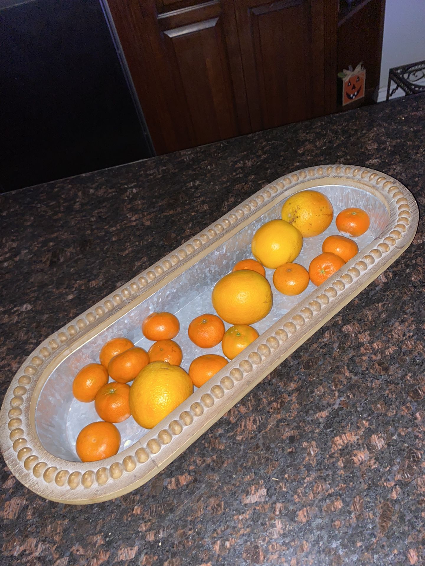 24″ Whitewash Beaded Edge Tray