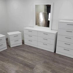 Dresser whit mirror , chest and 2 nightstands  - Cómoda con espejo , Gavetero y 2 mesitas de noche
