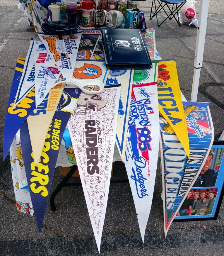 Vintage Sports Pennants Flags NBA Nfl Mlb Usfl Nascar Lakers Raiders Dodgers Ucla Rams Chargers Oakland Invaders LA Express San Antonio Gunslingers 