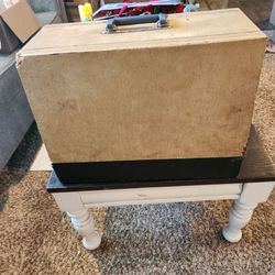 Vintage Universal Sewing machine