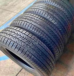 225 65 17 Yokohama tires Con 80% de Vida Las 4