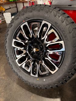 22s with 35s new Chevy Gm trucks new