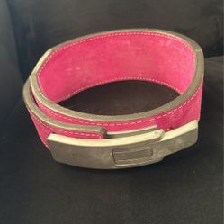 Women’s Lever belt