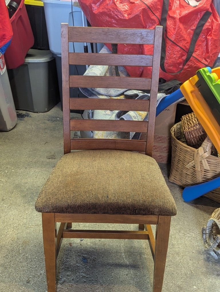 set of 3 solid wood dining room chairs 