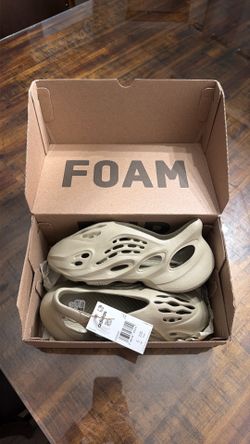Adidas Yeezy Foam Runners 5M