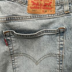 Men’s Levi 541 Size 36x32