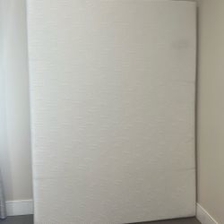 Queen size mattress 