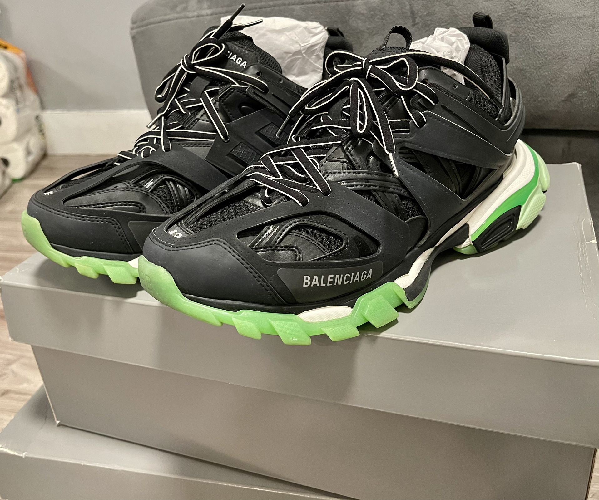 stressende Perth En trofast Balenciaga Track Sneakers for Sale in Bronx, NY - OfferUp