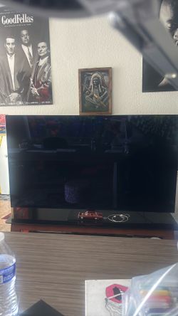 65’ QLED Samsung Smart tv GREAT condition!