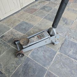Sears Craftsman floor jack.  ☆Make An Offer☆