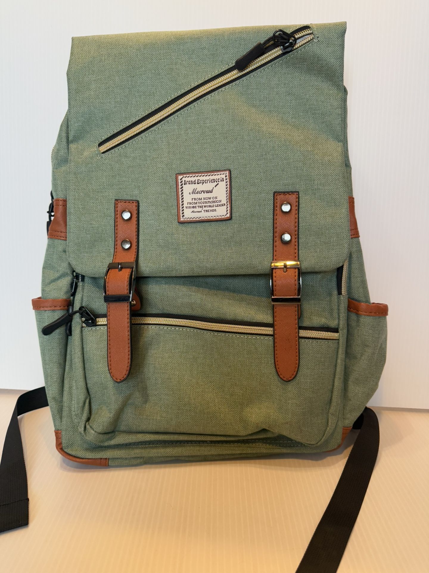 Mecrowd Upgraded Vintage 17 Inch Laptop Backpack