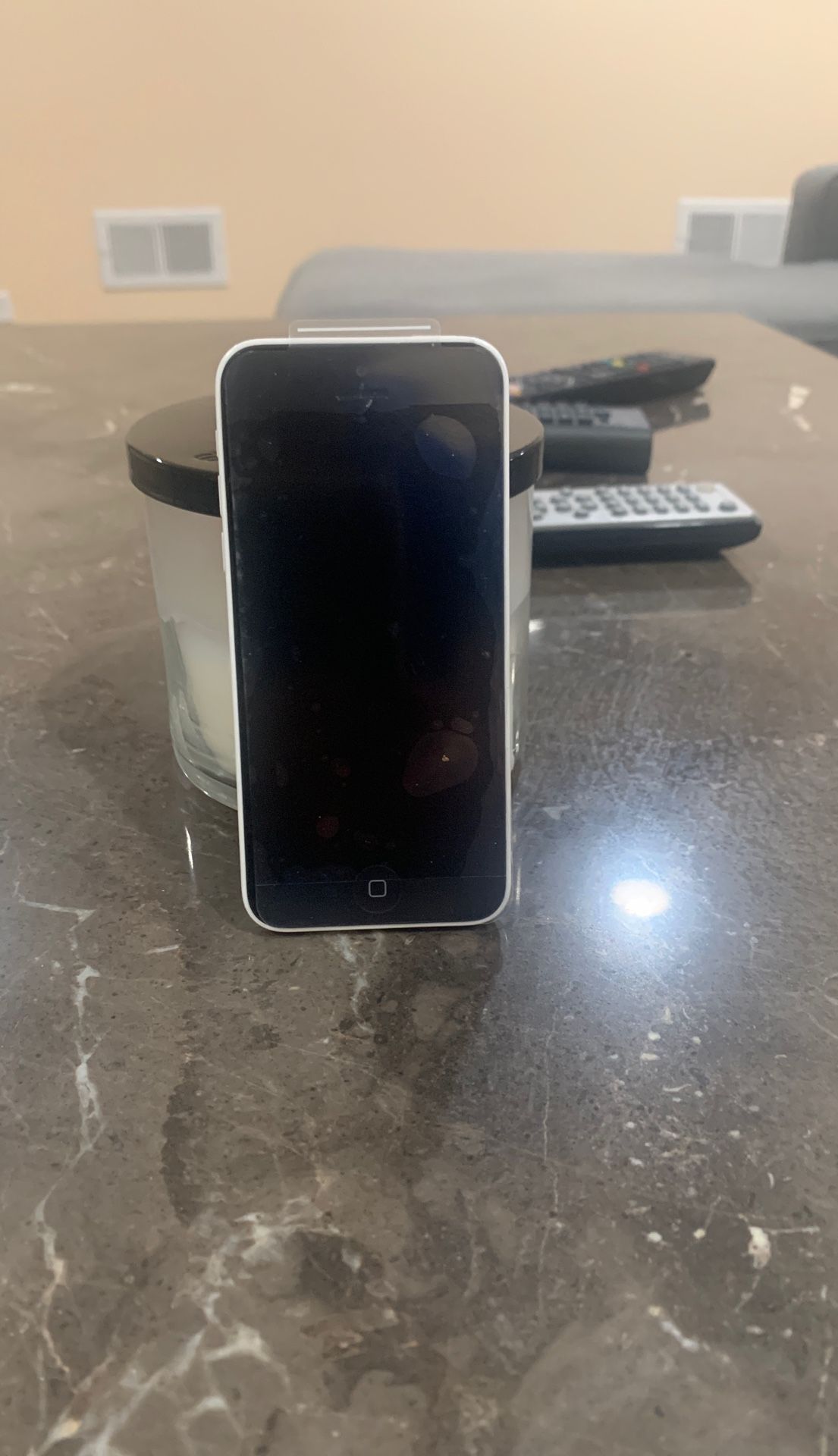 I phone 5 white 16 GB