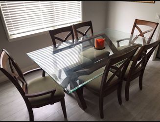 Beveled Glass Top Dining Table With 6 Chairs (2 With Arm Rests)