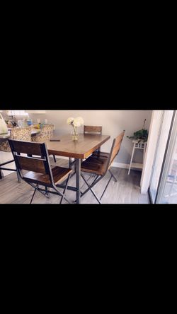 Ashley/table/wood/kitchen