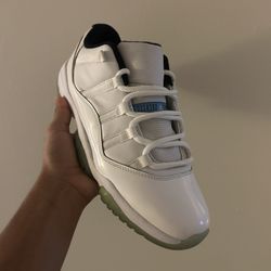 Jordan 11 low Legend Blue
