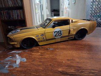 Diecast 1/18 scale mustange Shelby 67  mint still has tape on doors was in case