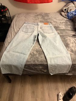 Levi's Light Wash Denim Jeans