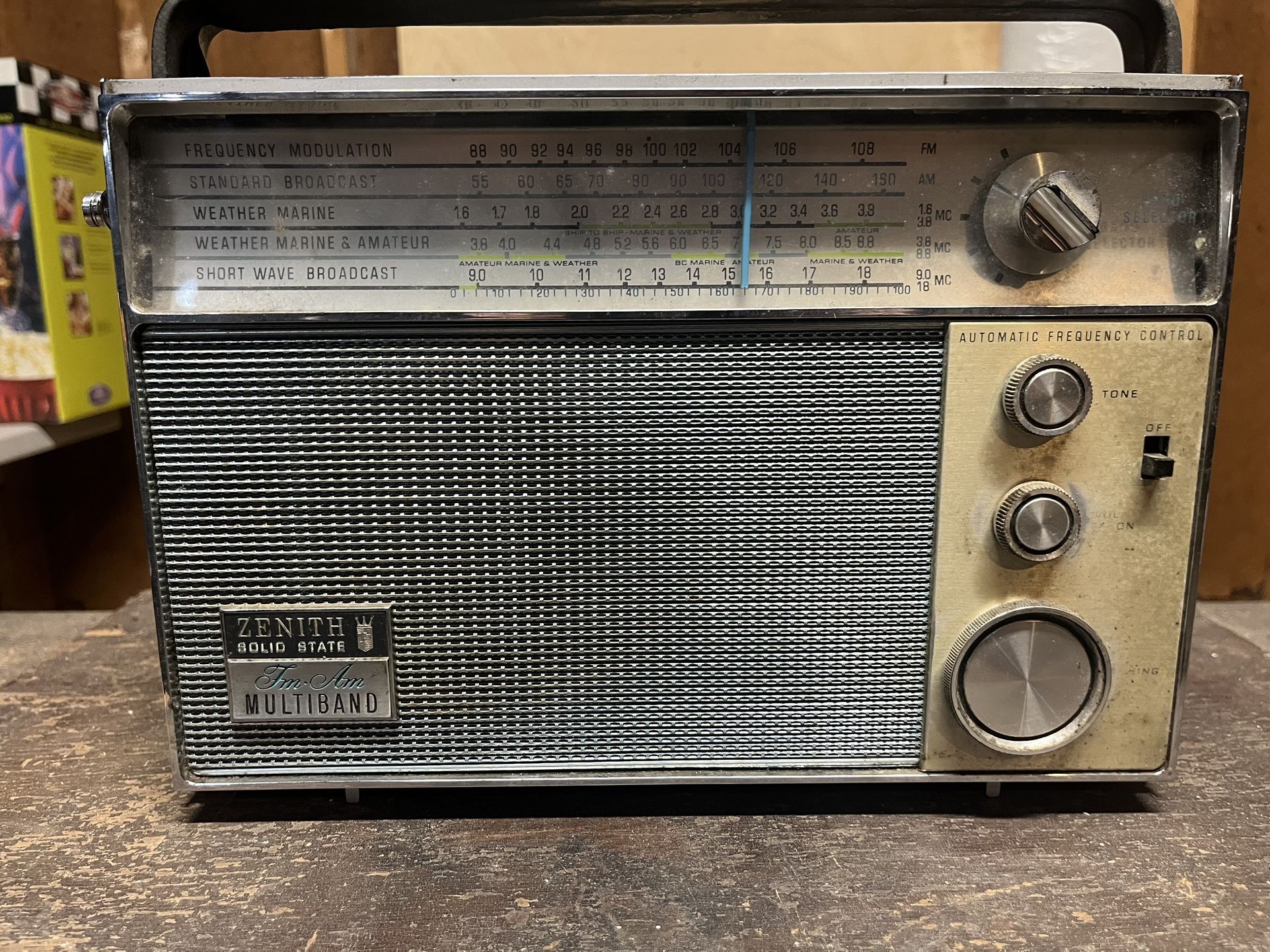 Zenith Trans Oceanic Multi Band Antique Radio