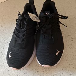 Women’s Puma Shoes Size 8.5
