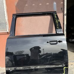 2015-2018-2019 Cadillac Escalade rear door LH