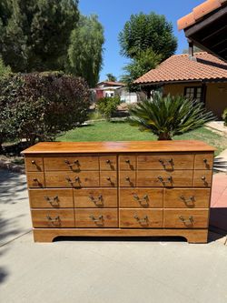 Beautiful Long Dresser with Multiple Specious Drawers (Read Description)