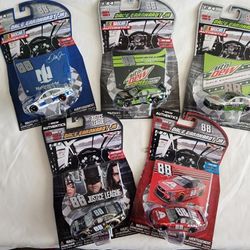 1:64 * DALE EARNHARDT JR. * NASCAR COLLECTION 