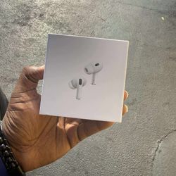 AirPod pros + Creed Aventus