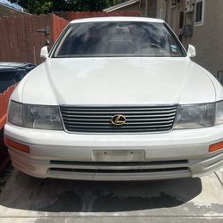 1996 Lexus LS 400