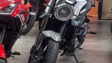 Moto Morini Seiemmezzo Street Motorcycle