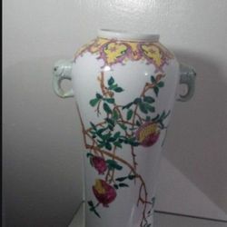 HAND PAINTED POTTERY ART - PORCELAI / CERAMIC VASE 18"