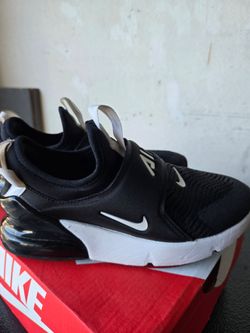 Nike 270 size 2Y