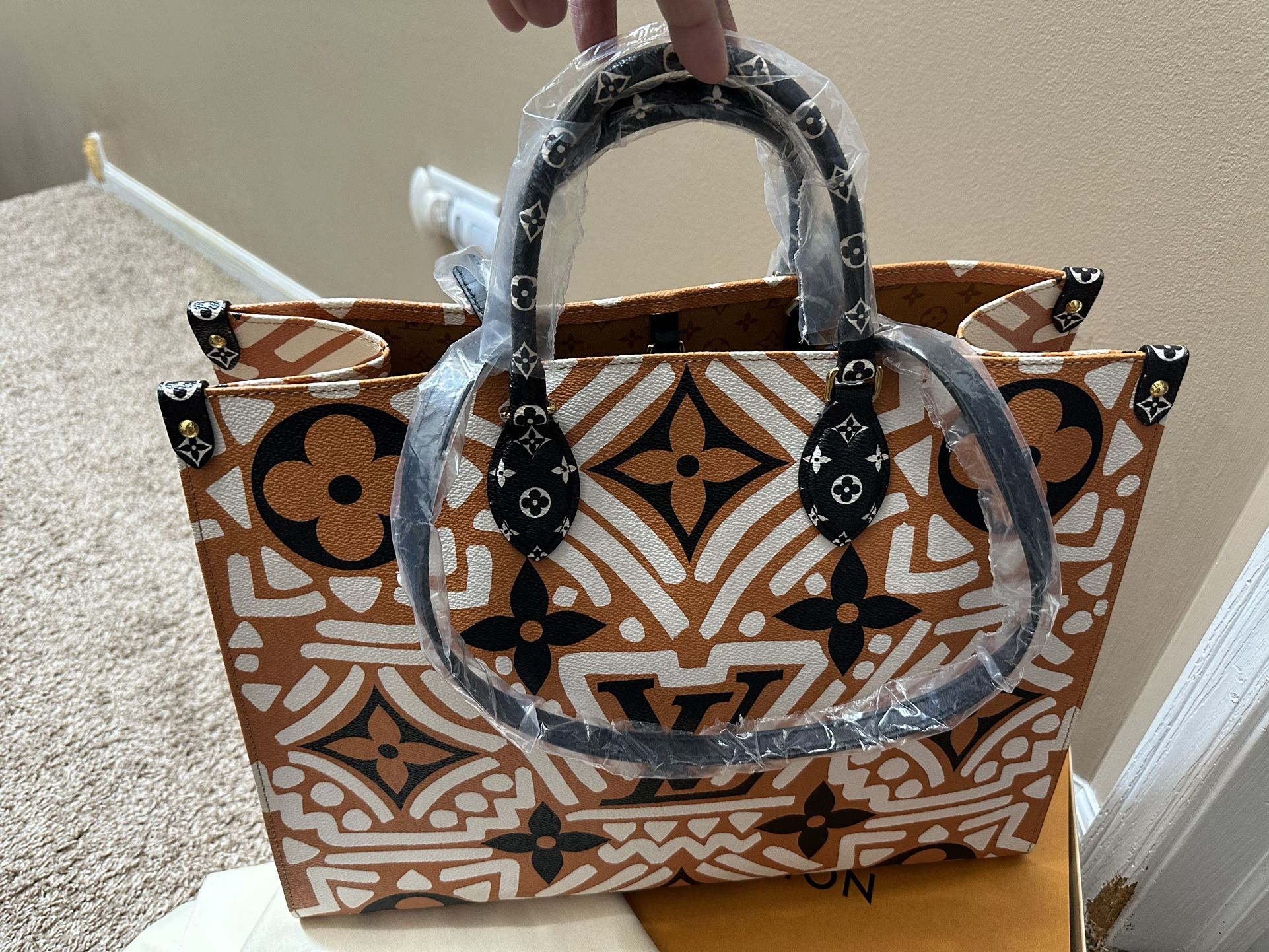 Louis Vuitton On The Go GM Size Crafty Monogram