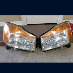 2010 Nissan Titan Headlights/Taillights