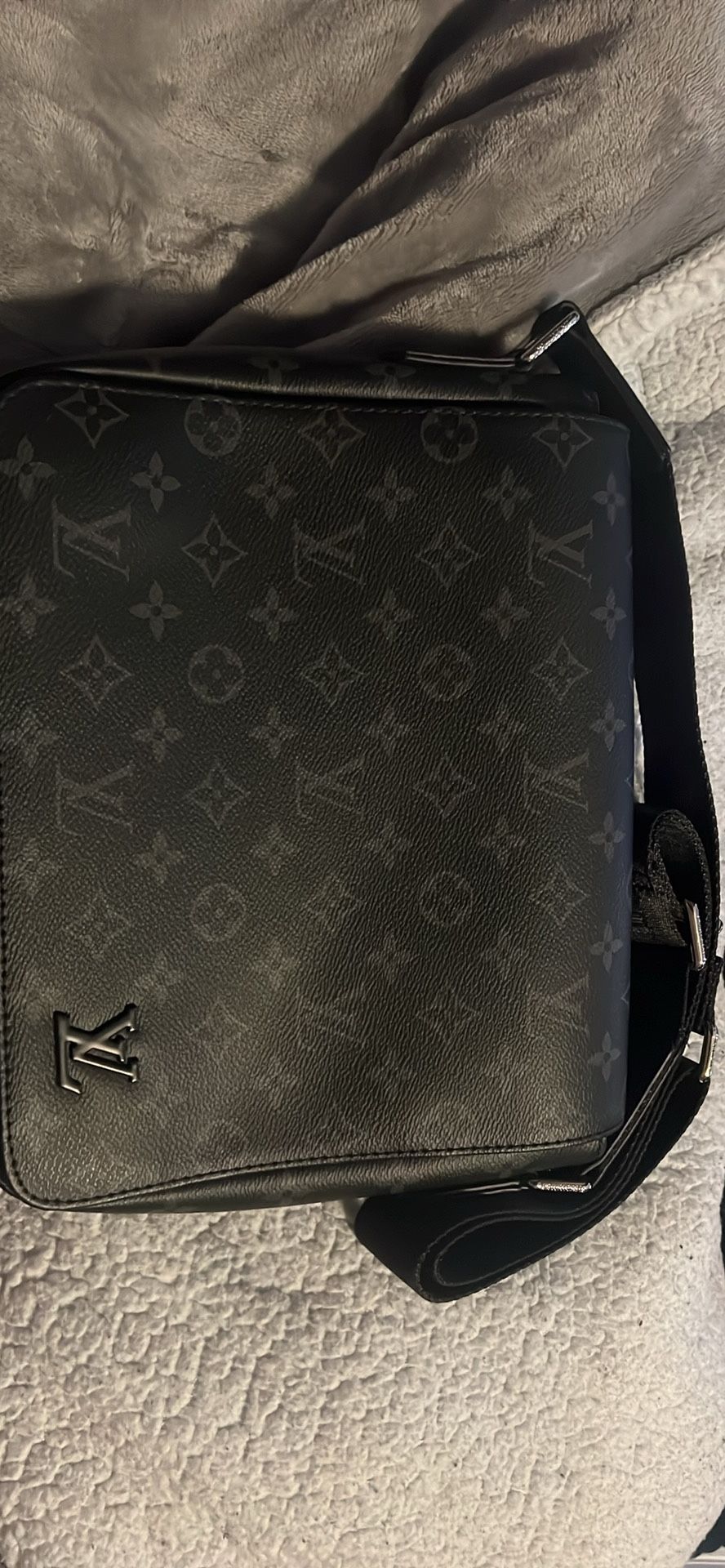 Lv Messenger Bag 