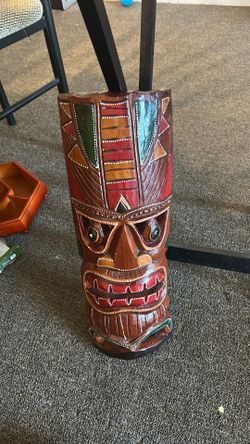 style Tiki mask